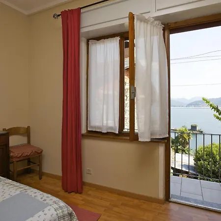 Casa Bougainville * Cannobio